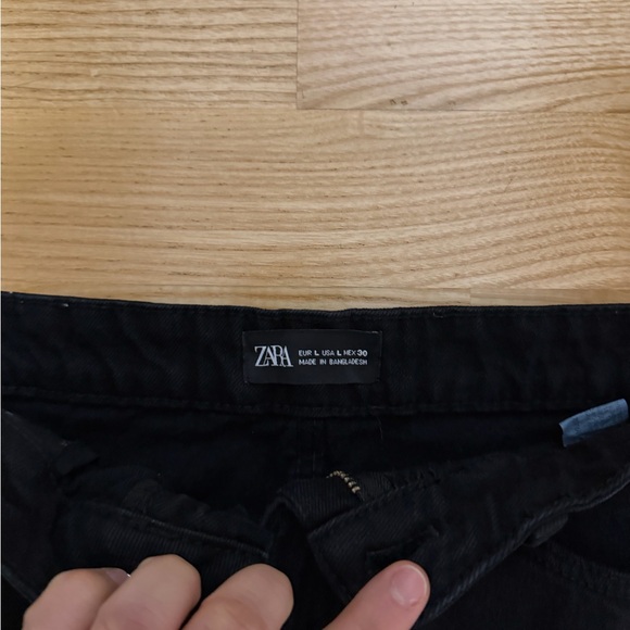 Zara Black Denim Frayed-Hem Mini Skirt - Picture 2 of 3